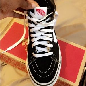 High top black and white Vans